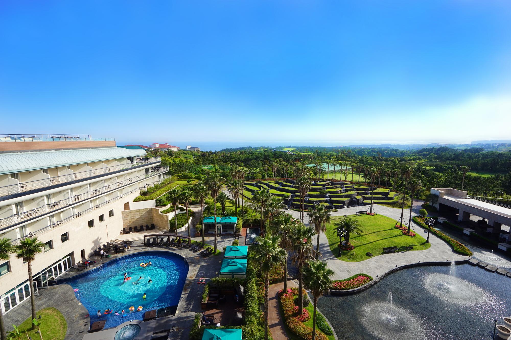 Kensington Jeju Hotel エクステリア 写真 The resort's grounds